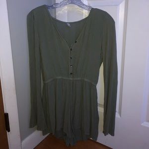 Olive romper, barley worn, good for summer!